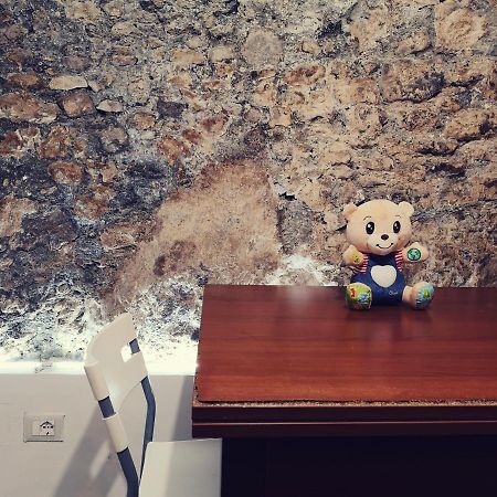 Casetta Nel Centro Storico Apartment Norma Luaran gambar