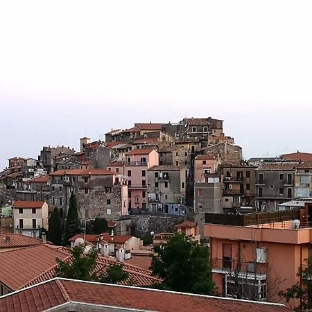 Casetta Nel Centro Storico Apartment Norma Luaran gambar