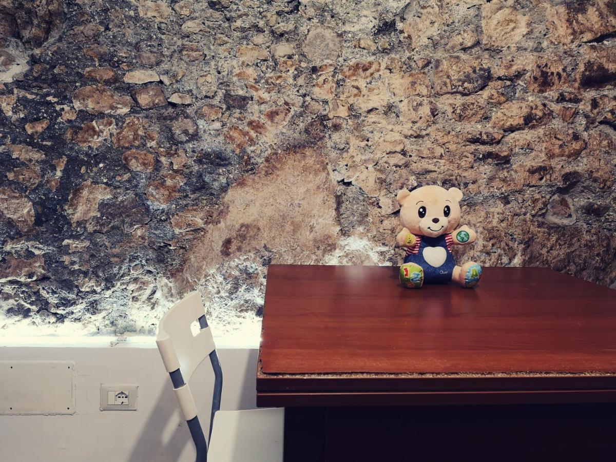 Casetta Nel Centro Storico Apartment Norma Luaran gambar