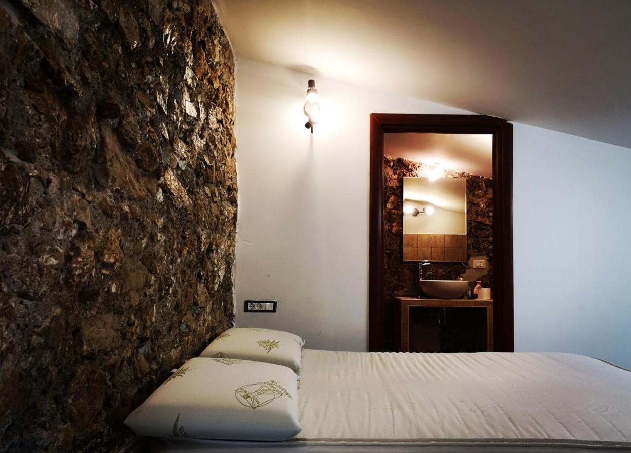 Casetta Nel Centro Storico Apartment Norma Luaran gambar