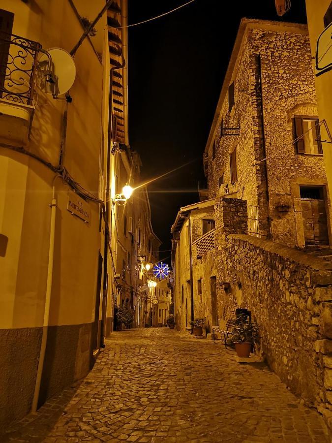 Casetta Nel Centro Storico Apartment Norma Luaran gambar